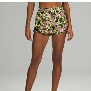 Lululemon Hottie Hot short